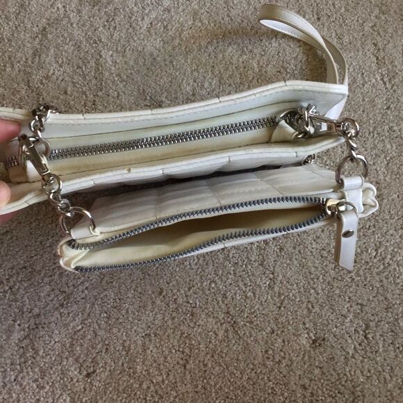 Crossi Double White Quilted Chain Shoulder Bag - Picture 16 of 16